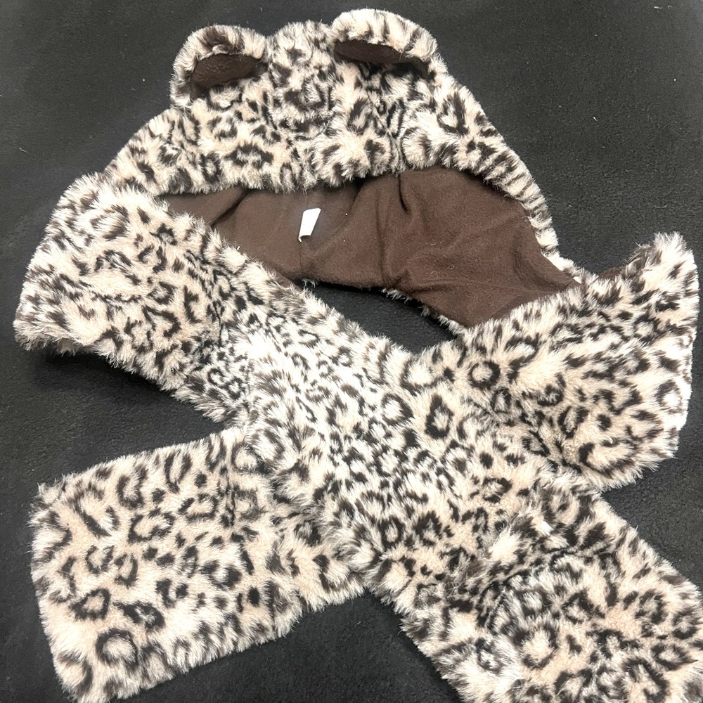 Kids unisex winter hat with mittens tan & black cheetah one size